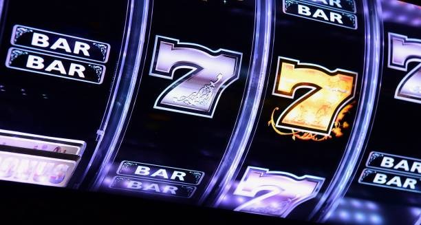 Dealer at mawartoto338 live table with interactive chat interface visible on screen